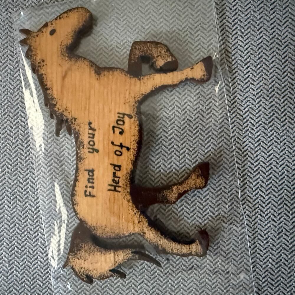 Find Your Herd of Joy Horse Magnet Rustic Wood Western Equestrian Decor 4.5”